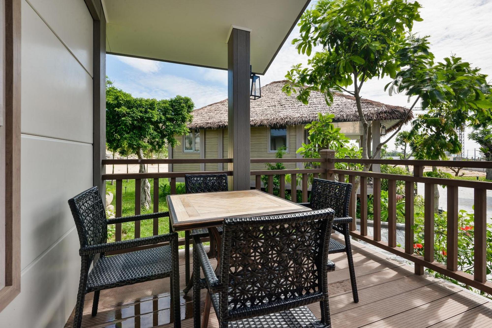 Lan Rung Beach Resort Long Hai Rum bild